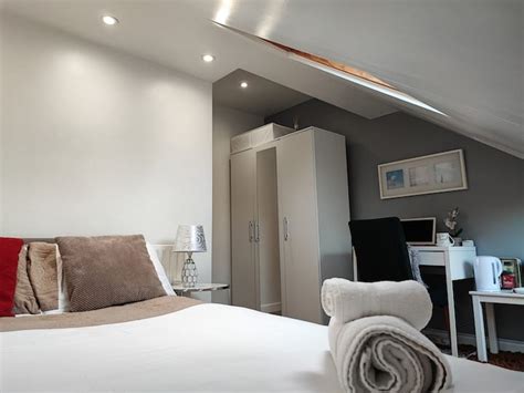 Boutique hotel holiday rentals in London Borough of Hackney.